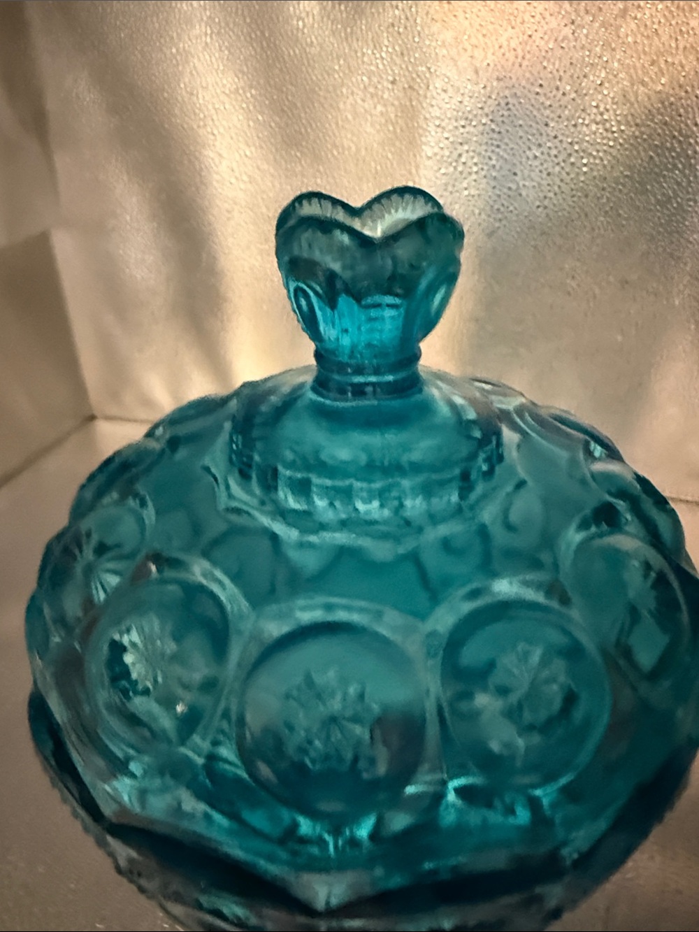 Vintage moon &star pattern circular depression and embossed stemmed pedestal - Picture 3 of 16